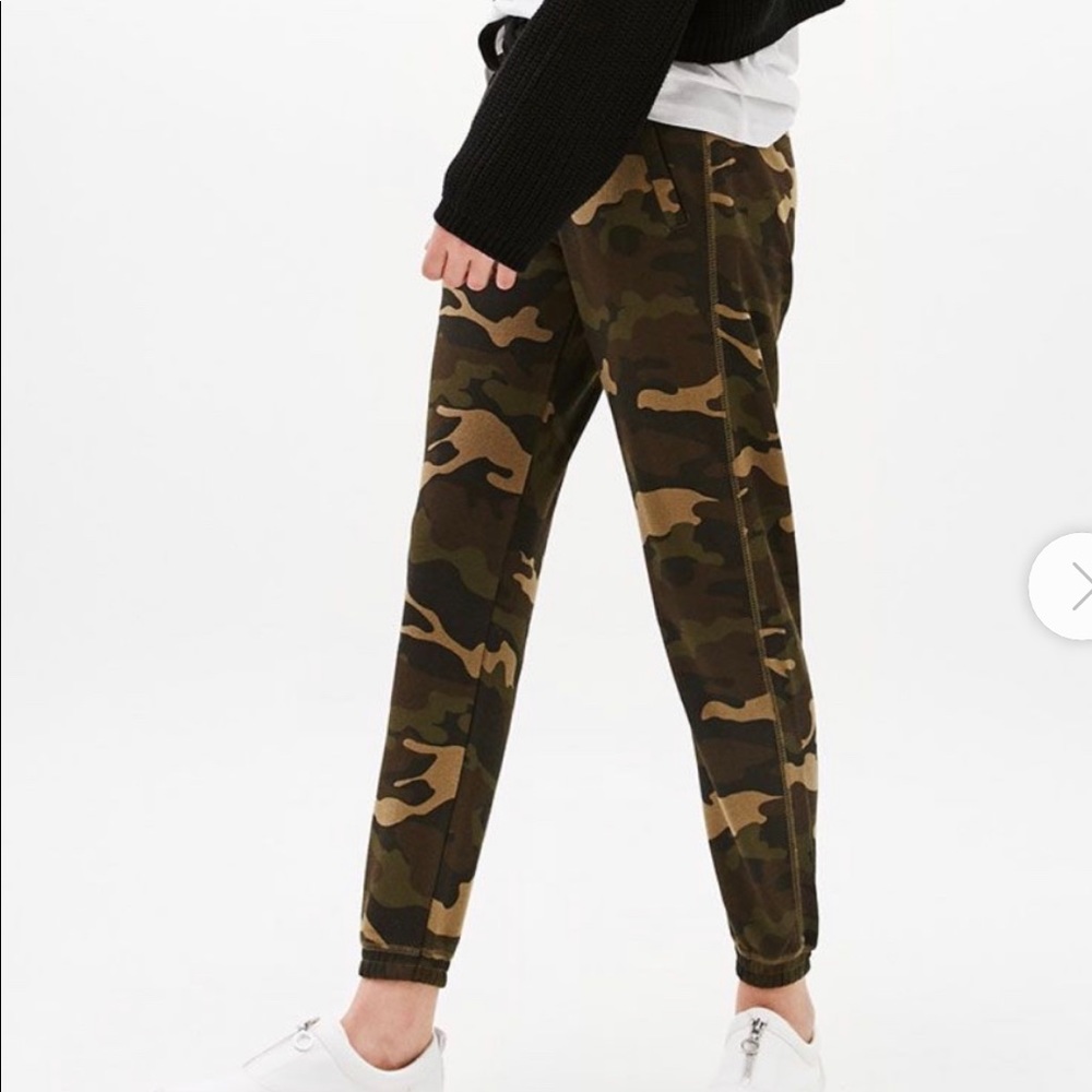 Camo Joggers - Bershka